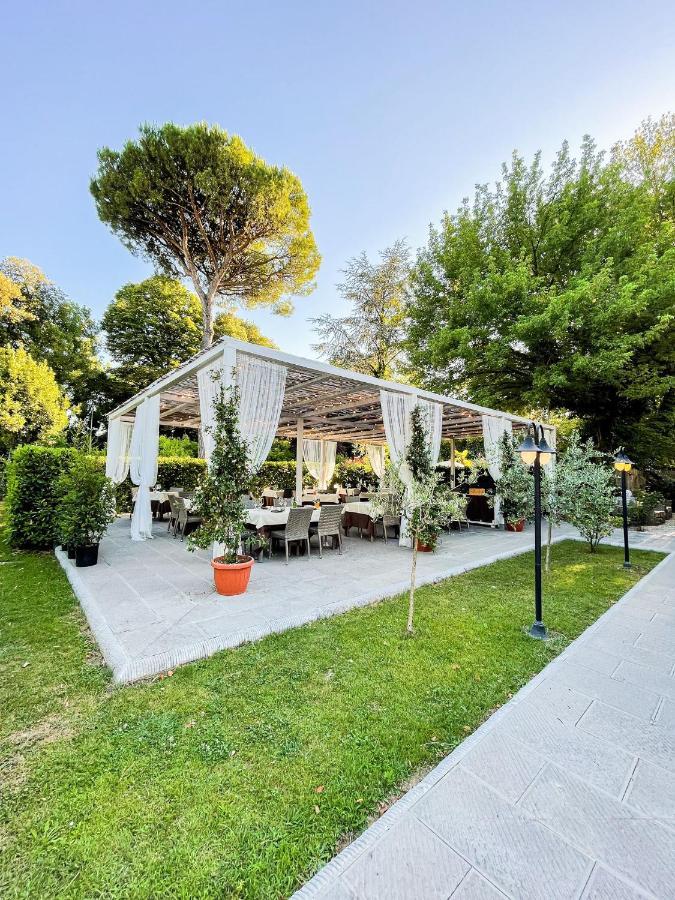 Hotel Hambros - Il Parco In Villa Banchieri Лукка Екстер'єр фото